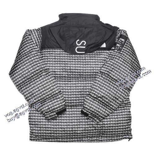 防寒具としての機能もバッチリ 海外セレブ愛用 2021 シュプリーム SUPREME 21SS Studded Nuptse Jacket ジャケット ダウンジャケット 3色可選 シュプリーム偽物ブランド