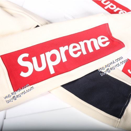 2021秋冬 シュプリーム SUPREME 極上の着心地 プルオーバーパーカー シュプリームブランドスーパーコピー ペアルックトップス 3色可選 適度な厚み