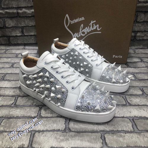 2021秋冬 クリスチャンルブタン Christian Louboutin カジュアルシューズ　最安値に挑戦 クリスチャンルブタンブランド コピー 優しい履き心地 オリジナル 大人の雰囲気抜群 スタッズ