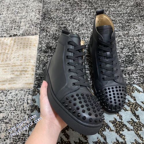 2021秋冬 クリスチャンルブタンコピー ブランド 汚れも目立ちにくい クリスチャンルブタン Christian Louboutin 実用性に溢れるアイテム スタッズ 抗菌?防臭加工 ハイトップシューズ 