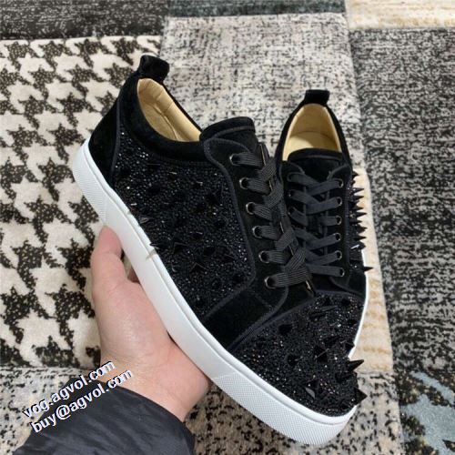 スタッズ クリスチャンルブタンコピーブランド 定番のアイテム フラットシューズ 2021秋冬クリスチャンルブタン Christian Louboutin 極上シューズ カジュアルシューズ 滑りにくい