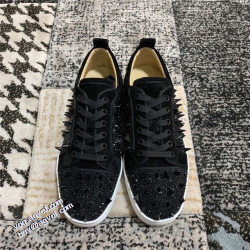 スタッズ クリスチャンルブタンコピーブランド 定番のアイテム フラットシューズ 2021秋冬クリスチャンルブタン Christian Louboutin 極上シューズ カジュアルシューズ 滑りにくい