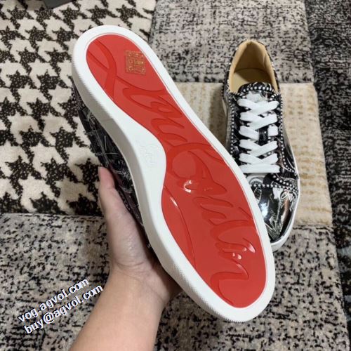 カジュアルシューズ 高機能防滑ソール リゾートスタイル クリスチャンルブタン Christian Louboutin 優しい履き心地 クリスチャンルブタン偽物ブランド 耐久性に優れ 2021秋冬 汚れも目立ちにくい 