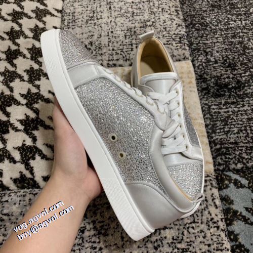 クリスチャンルブタン Christian Louboutin 機能性?耐久性抜群 カジュアルシューズ 足馴染みのいい クリスチャンルブタンコピー すべり防止 軽い履き心地 2021秋冬 リゾートスタイル