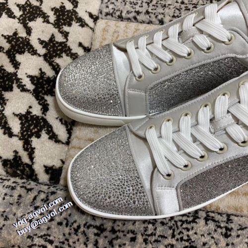 クリスチャンルブタン Christian Louboutin 機能性?耐久性抜群 カジュアルシューズ 足馴染みのいい クリスチャンルブタンコピー すべり防止 軽い履き心地 2021秋冬 リゾートスタイル