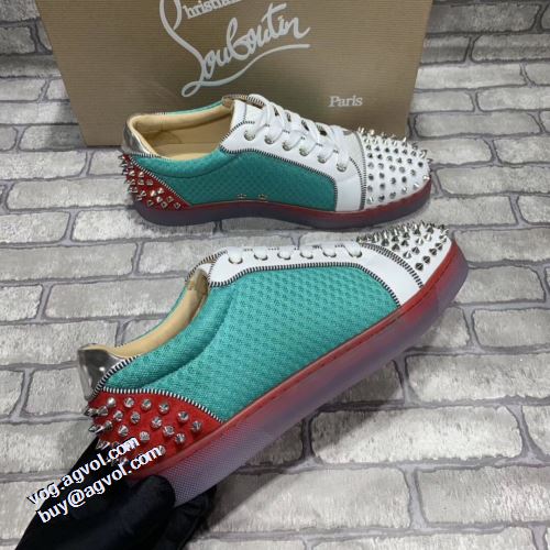 クリスチャンルブタン Christian Louboutin 秋のお出かけに最適 カジュアルシューズ 大人の雰囲気抜群 スタッズ クリスチャンルブタン偽物ブランド 高機能防滑ソール 2021秋冬 リゾートスタイル