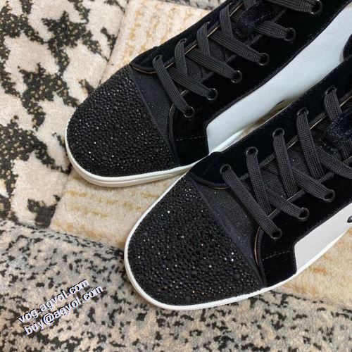 クリスチャンルブタン Christian Louboutin 人気商品登場 クリスチャンルブタン偽物ブランド 2021秋冬 履き心地のいい ハイトップシューズ ファッション 人気 リゾートスタイル 流行を超えた定番シューズ