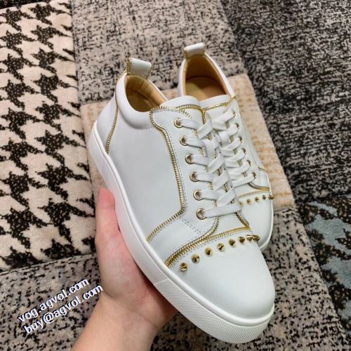2021秋冬 クリスチャンルブタン Christian Louboutin 女性にも男性にも適応 フラットシューズ 海外セレブ愛用 クリスチャンルブタンブランド コピー 履き心地抜群 スタッズ 滑りにくい