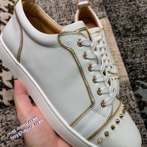 2021秋冬 クリスチャンルブタン Christian Louboutin 女性にも男性にも適応 フラットシューズ 海外セレブ愛用 クリスチャンルブタンブランド コピー 履き心地抜群 スタッズ 滑りにくい