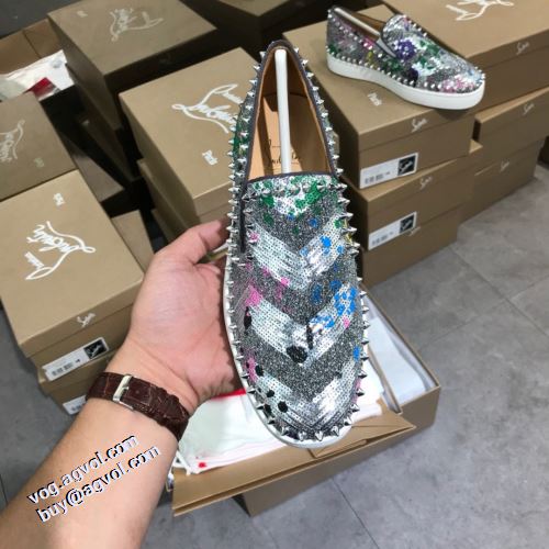 実用性に溢れるアイテム クリスチャンルブタン Christian Louboutin 2021秋冬 クリスチャンルブタンコピー ブランド 着脱の簡単なスリップオンタイプ カジュアルシューズ 足馴染みのいい チロリアンテープ