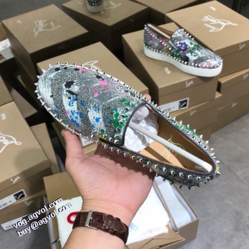 実用性に溢れるアイテム クリスチャンルブタン Christian Louboutin 2021秋冬 クリスチャンルブタンコピー ブランド 着脱の簡単なスリップオンタイプ カジュアルシューズ 足馴染みのいい チロリアンテープ