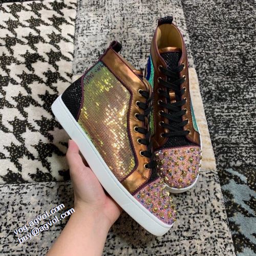 2021秋冬 クリスチャンルブタン Christian Louboutin クリスチャンルブタンブランド コピー スタッズ 機能性も備えたアイテム フラットシューズ 流行を超えた定番シューズ 