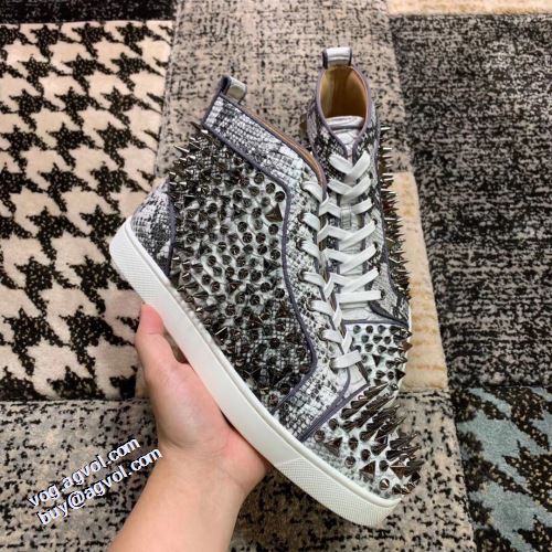 クリスチャンルブタン Christian Louboutin 耐久性に優れ スタッズ 2021秋冬 クリスチャンルブタンコピー ブランド 高機能防滑ソール ハイトップシューズ
