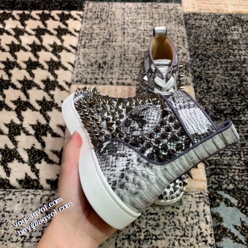 クリスチャンルブタン Christian Louboutin 耐久性に優れ スタッズ 2021秋冬 クリスチャンルブタンコピー ブランド 高機能防滑ソール ハイトップシューズ