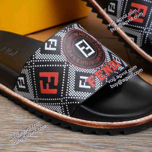 スリッパ フェンディコピーブランド 2021春夏 フェンディ FENDI 優しい履き心地 活用できるアイテム 足馴染みのいい 軽量で疲れにくい 高機能防滑ソール 