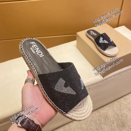 歩きやすい　疲れない　痛くない 2021春夏 フェンディ FENDI 2色可選 スリッパ フェンディ偽物ブランド 洗練を十分に演出する カジュアルサンダル 