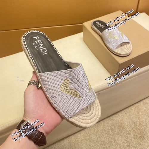 歩きやすい　疲れない　痛くない 2021春夏 フェンディ FENDI 2色可選 スリッパ フェンディ偽物ブランド 洗練を十分に演出する カジュアルサンダル 