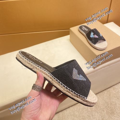 歩きやすい　疲れない　痛くない 2021春夏 フェンディ FENDI 2色可選 スリッパ フェンディ偽物ブランド 洗練を十分に演出する カジュアルサンダル 