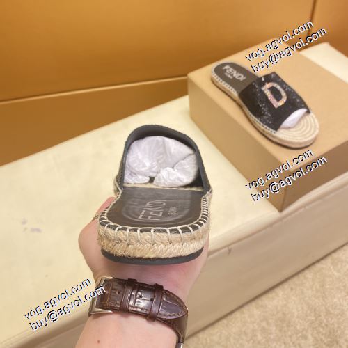 2色可選 2021春夏 フェンディ FENDI スリッパ フェンディスーパーコピー 落ち着いた質感 滑りにくい コスパ最高のプライス 優しい履き心地