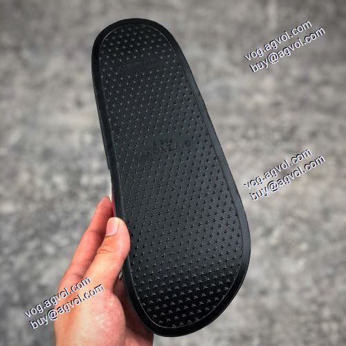 スリッパ ジバンシィコピーブランド 高機能防滑ソール 前開きタイプ 2021春夏 ジバンシー GIVENCHY 高級感漂わせる