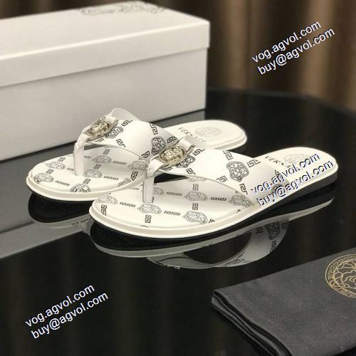 2色可選 トングサンダル 履き心地抜群 軽量で疲れにくい 2021春夏 ヴェルサーチVERSACE スリッパ ヴェルサーチコピー 早くも完売している