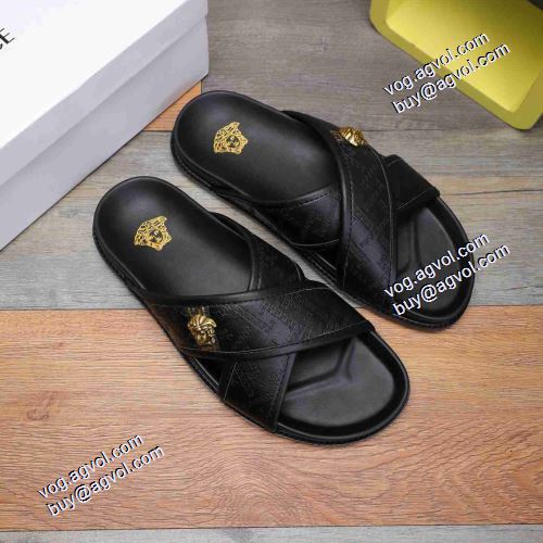 コンフォート 2021春夏 ヴェルサーチVERSACE スリッパ ヴェルサーチスーパーコピー 大人 トレンド シックスタイルに活躍 飽きの来ない