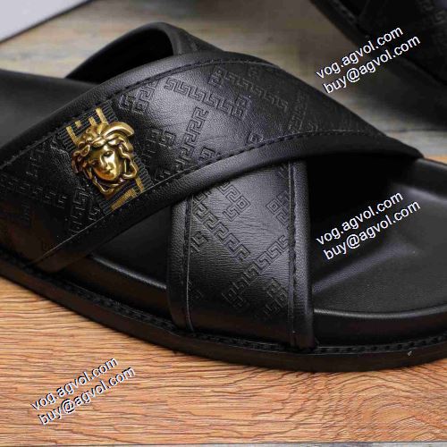 コンフォート 2021春夏 ヴェルサーチVERSACE スリッパ ヴェルサーチスーパーコピー 大人 トレンド シックスタイルに活躍 飽きの来ない