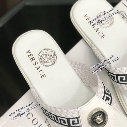 ポップ 2021春夏 ヴェルサーチVERSACE トングサンダル スリッパ ヴェルサーチブランドコピー 2色可選 春夏に最も需要のある 歩きやすい　疲れない　痛くない