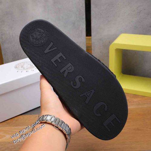 ヴェルサーチコピー ブランド 軽い履き心地 日本未入荷モデル 2021春夏 ヴェルサーチVERSACE スリッパ 極上シューズ ポップ