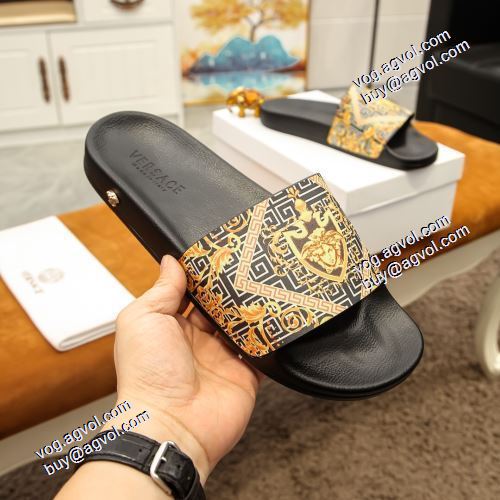 2021春夏 ヴェルサーチVERSACE スリッパ サボサンダル ヴェルサーチスーパーコピー 落ち着いた質感 高機能防滑ソール 足馴染みのいい