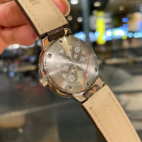 多色選択可 女性用腕時計 ダイヤベゼル 存在感のある 2022早春 ルイ ヴィトン LOUIS VUITTON 牛革布地ベルト ミネラルガラス ルイ ヴィトンブランド コピー