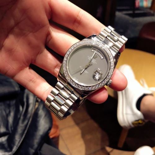 メッキ18K金 カレンダー機能付き 豊富なサイズ ROLEXスーパーコピー 2021秋冬 ロレックス ROLEX サファイヤクリスタル風防 3色可選