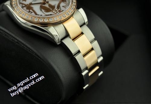 お洒落に魅せる 2021 ロレックスコピー 恋人腕時計 ロレックス ROLEX 100%強く防水 機械式（自動巻き）ムーブメント ローズゴールド ベルト カレンダー機能付き ダイヤ付き時計ケース ステンレス 