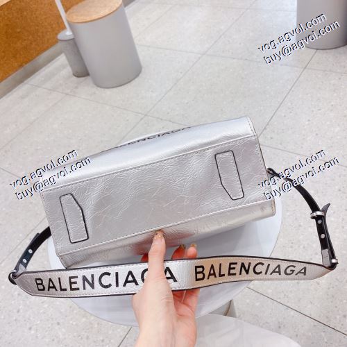  BALENCIAGAブランド コピー 2021春夏 ハンドバッグ バレンシアガ BALENCIAGA 高級感演出 2色可選 ショルダーバッグ 