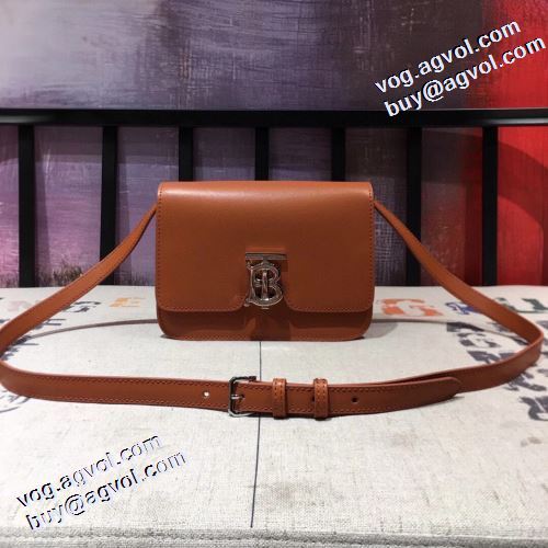 バーバリーコピー ファション性の高い 2021秋冬 バーバリー BURBERRY 手持ち&ショルダー掛け 2色可選 ロゴ金具付き 使い勝手のいいバッグ 牛革