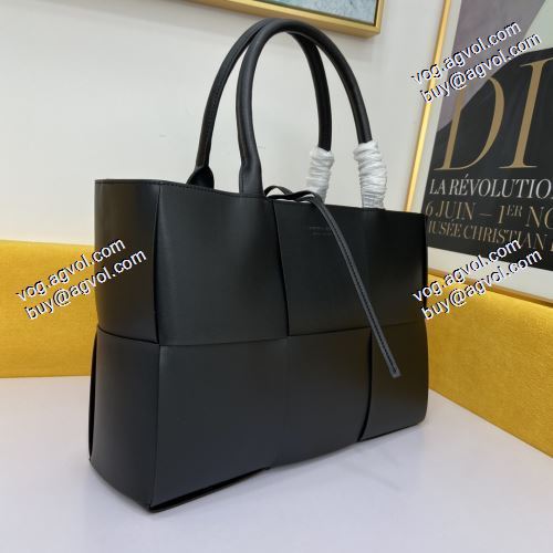  ハンドバッグ 小銭入れ/小銭入れあり 2021春夏 ボッテガ ブランド BOTTEGA VENETA 4色可選 ムダな装飾を排したデザイン BOTTEGA VENETAスーパーコピー 肩掛けバッグ / ワンショルダーバッグ