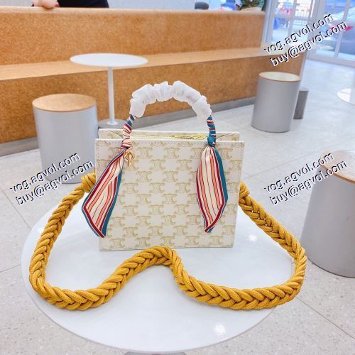  斜め掛けバッグ ハンドバッグ ショルダーバッグ セリーヌ CELINE ◆モデル愛用◆ 2021春夏 2色可選 CELINEスーパーコピー