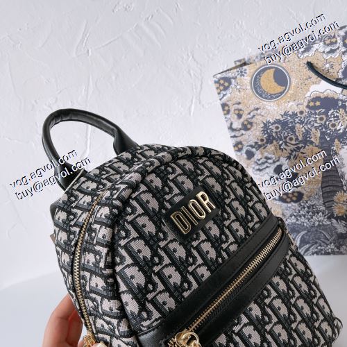  DIOR偽物ブランド 2021春夏 小型 軽量 スタイリッシュな印象 ディオール DIOR リュック、バックパック 