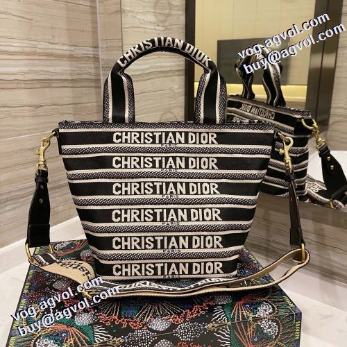 手持ち&ショルダー掛け ディオール DIOR 優しい色合い ディオールコピー ブランド スーツにぴったり シンプル＋多機能 2021秋冬 メインルーム