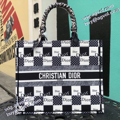 ショルダーバッグ 2021秋冬 ディオール DIOR 定番のアイテム レディースバッグ 気軽に持てる スーツにぴったり 高級感を備えている ディオールスーパーコピー 代引