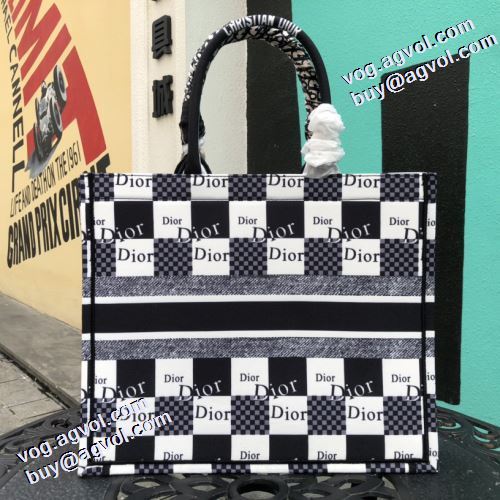 ショルダーバッグ 2021秋冬 ディオール DIOR 定番のアイテム レディースバッグ 気軽に持てる スーツにぴったり 高級感を備えている ディオールスーパーコピー 代引