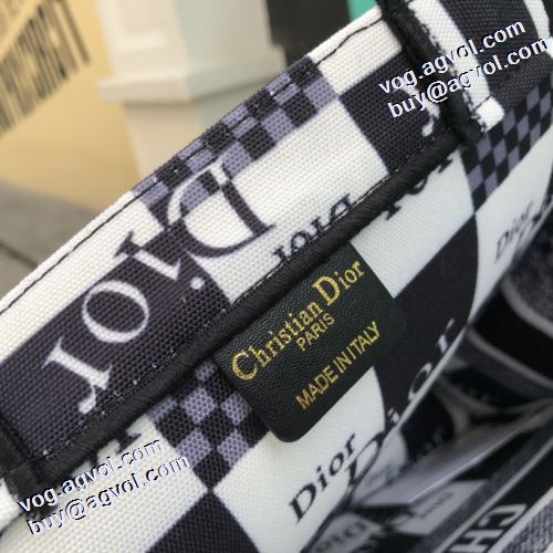 ショルダーバッグ 2021秋冬 ディオール DIOR 定番のアイテム レディースバッグ 気軽に持てる スーツにぴったり 高級感を備えている ディオールスーパーコピー 代引