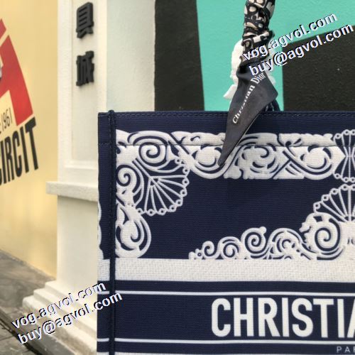 オリジナリティに富んだバッグ 収納力のよい ディオール DIOR 柔らかな質感 2021秋冬 手持ち&ショルダー掛け ディオールブランド コピー