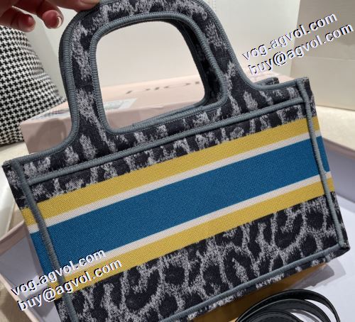 ファッション 人気 3色可選 ディオールコピー 2021秋冬 ディオール DIOR 活躍のバッグ ハンドバッグ 収納力のよい 気軽に持てる メインルーム