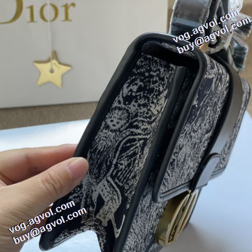 2021秋冬 ディオール DIOR 斜め掛けバッグショルダーベルト付 一番人気の新作はこれ ディオールスーパーコピー 代引 小型 軽量 モノグラム