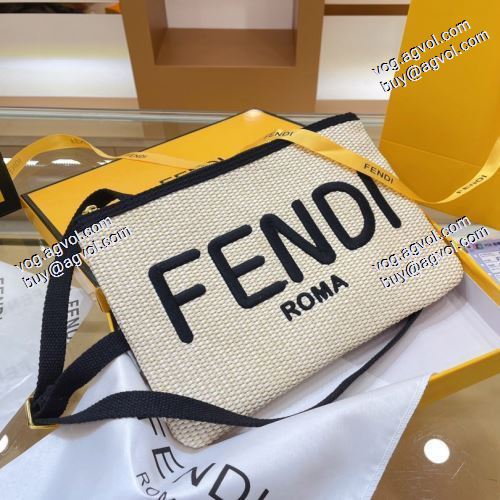  フェンディ FENDI 2021春夏 FENDIブランド コピー ショルダーバッグ 斜め掛けバッグ 折りたたみバッグ 存在感のある 