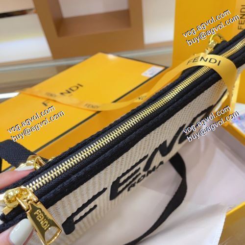  フェンディ FENDI 2021春夏 FENDIブランド コピー ショルダーバッグ 斜め掛けバッグ 折りたたみバッグ 存在感のある 
