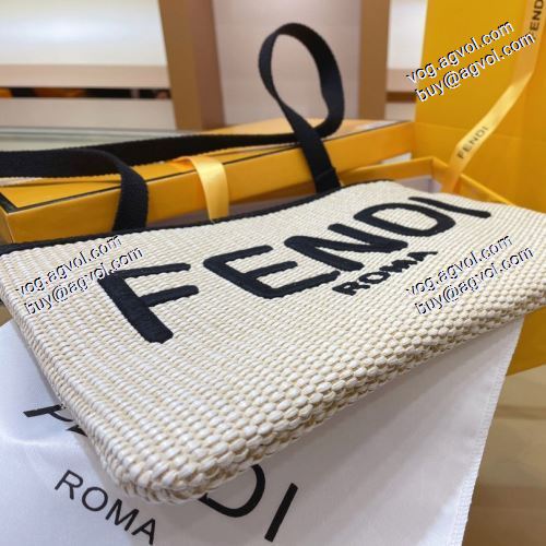  フェンディ FENDI 2021春夏 FENDIブランド コピー ショルダーバッグ 斜め掛けバッグ 折りたたみバッグ 存在感のある 