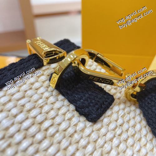  フェンディ FENDI 2021春夏 FENDIブランド コピー ショルダーバッグ 斜め掛けバッグ 折りたたみバッグ 存在感のある 