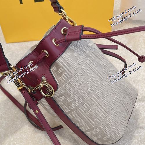  FENDIスーパーコピー フェンディ FENDI 2021春夏 2色可選 ショルダーバッグ ポップ 斜め掛けバッグ